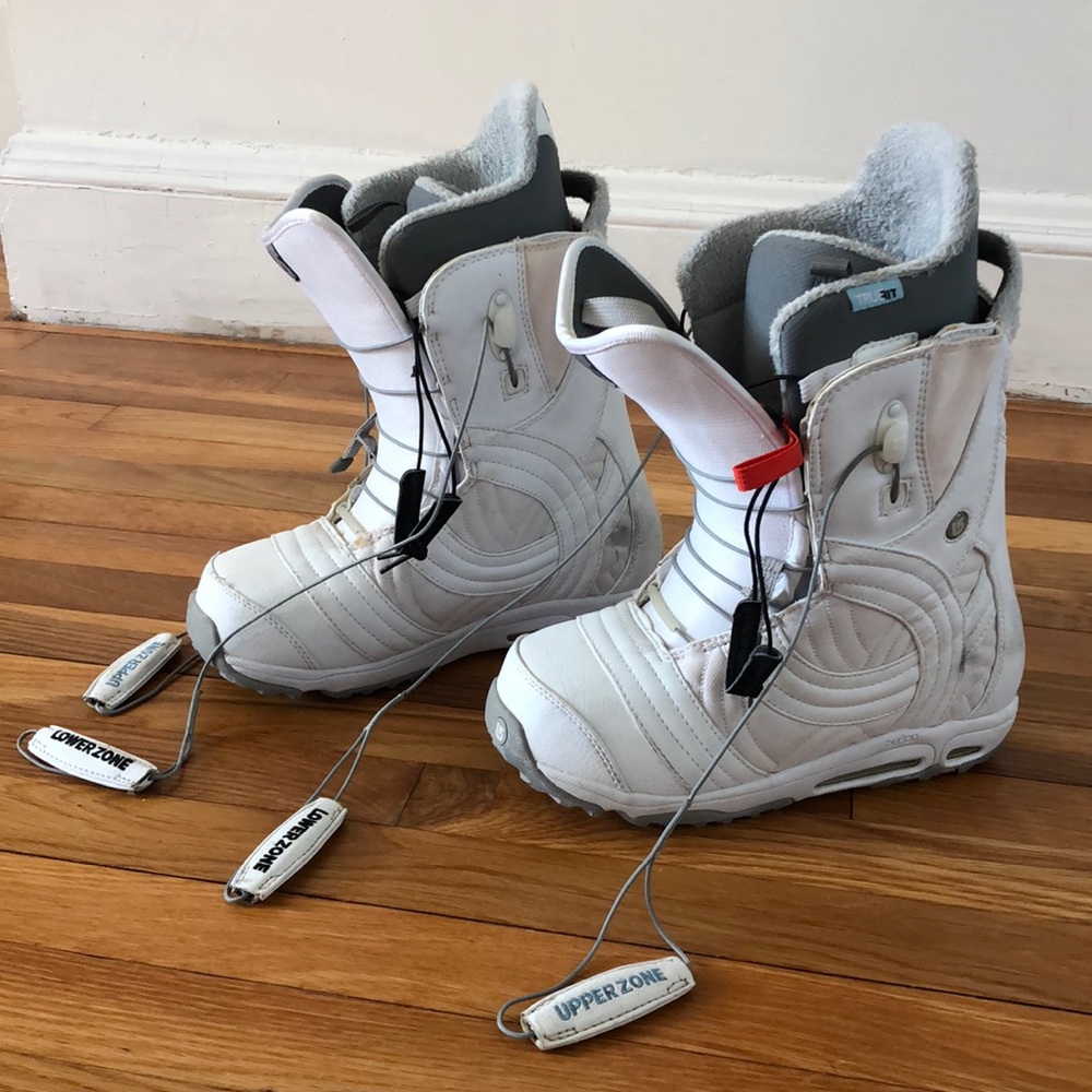 Burton emerald imprints white snowboard boots